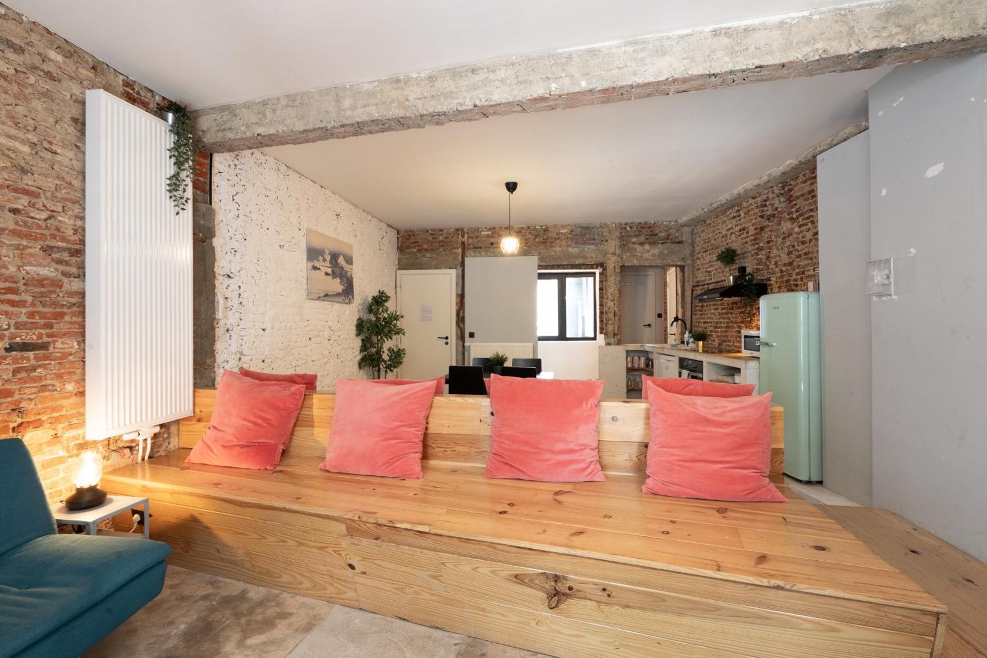 The Industrial Lodge Antwerp Exterior photo